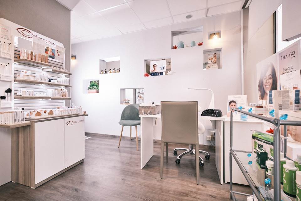 woman-getting-her-manicure-done-at-the-salon